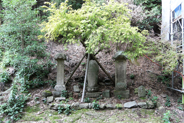 和泉式部の歌碑