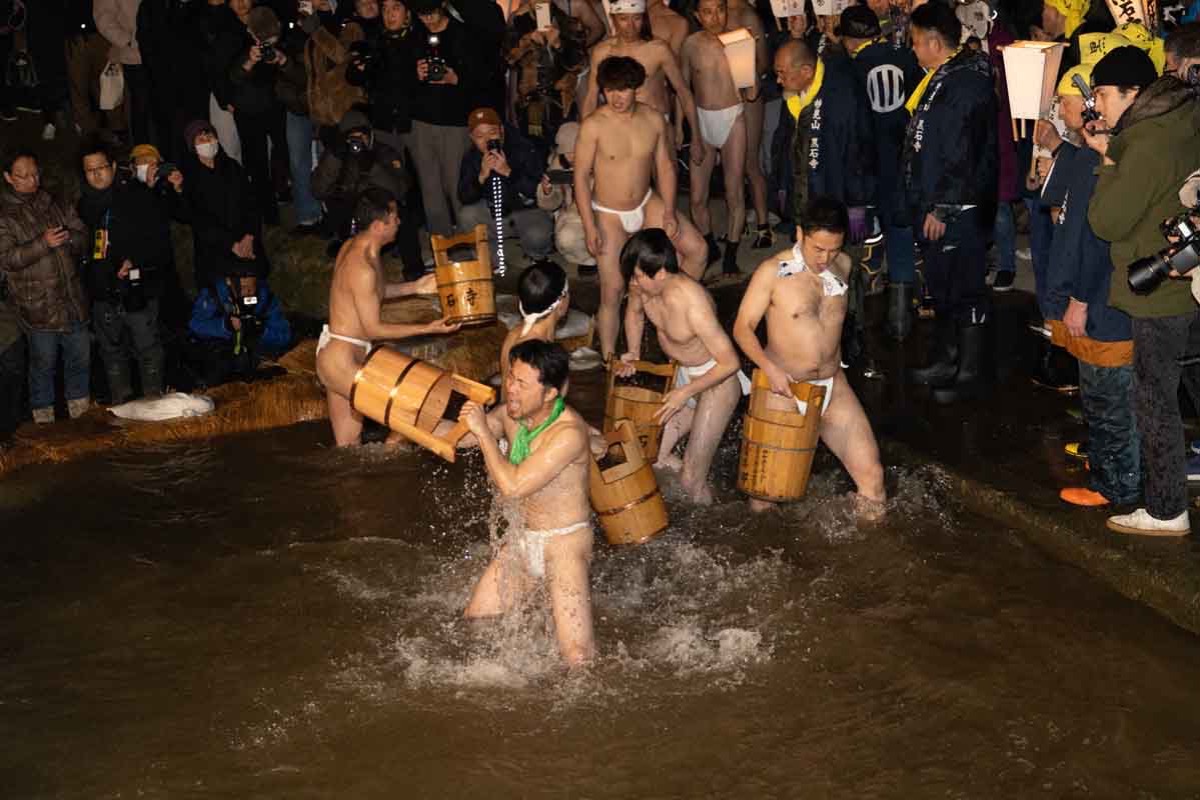 黒石寺蘇民祭