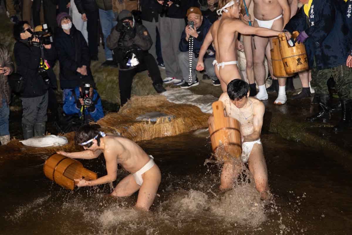 黒石寺蘇民祭