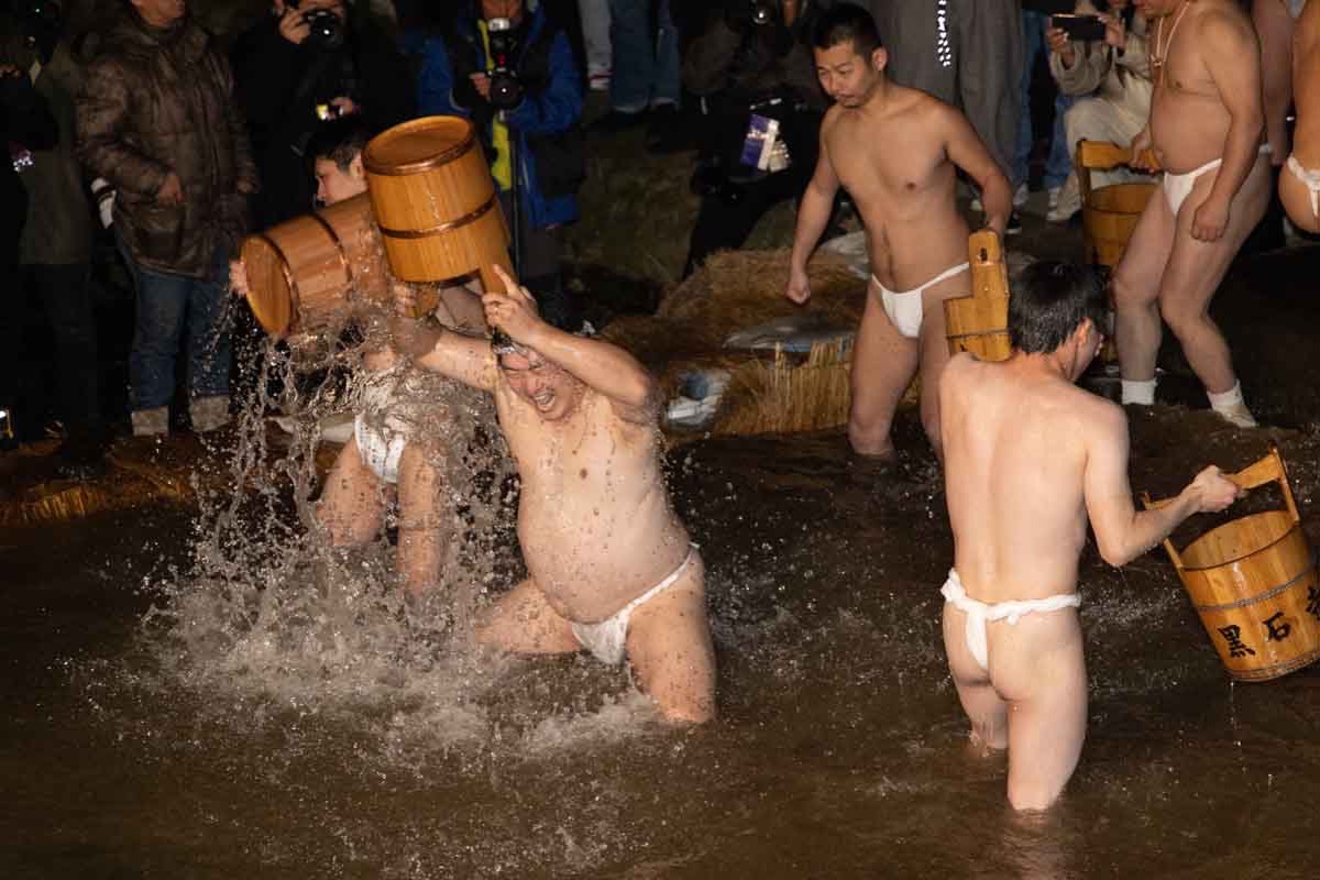 黒石寺蘇民祭