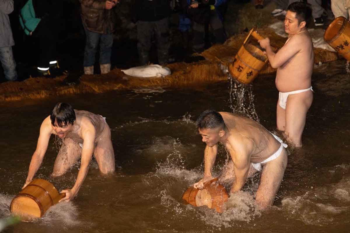 黒石寺蘇民祭