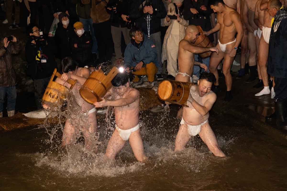 黒石寺蘇民祭